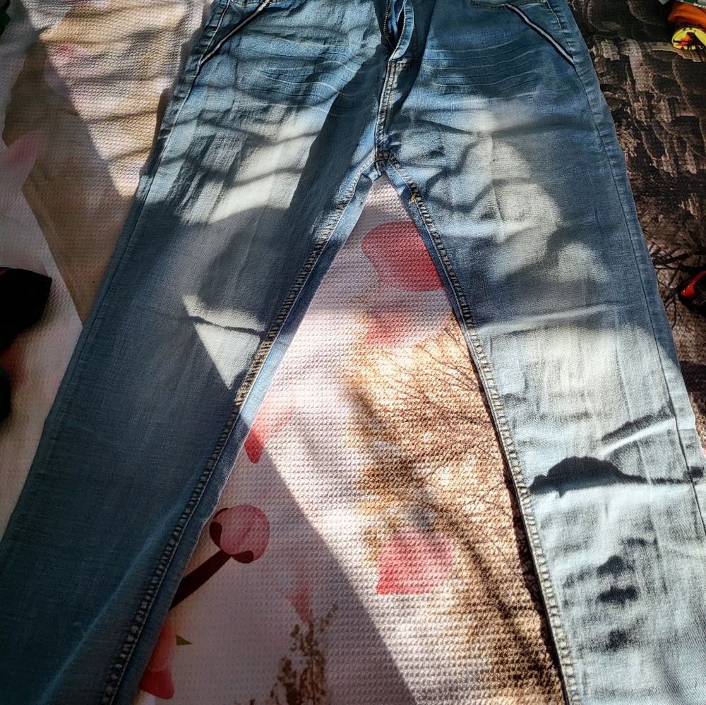 Jeans - Picture 2 of 6